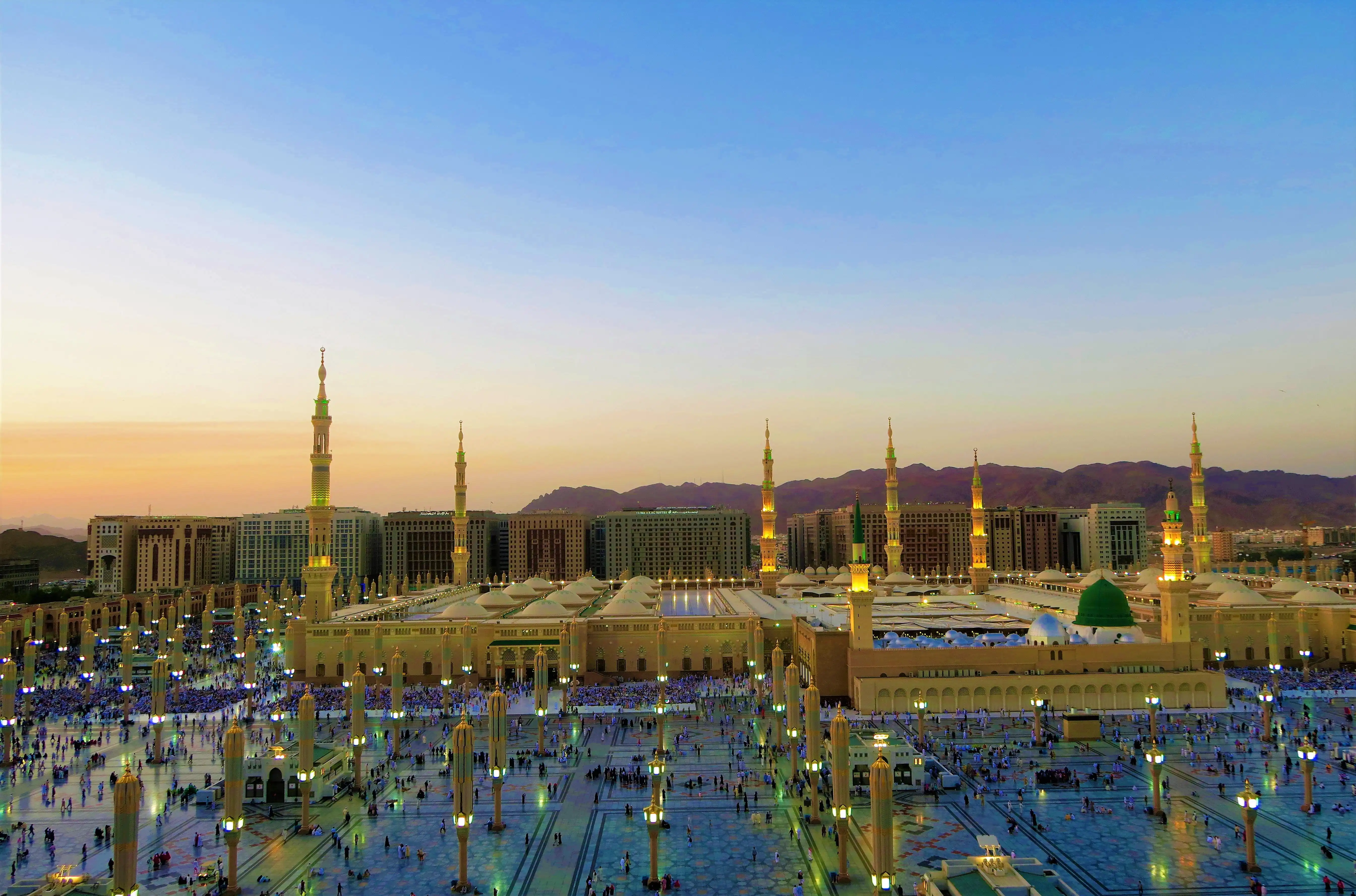Prophet's Mosque in Medina with beautiful lighting